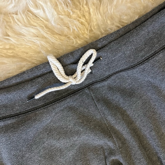 Aerie Dark Heather Grey Crop Sweatpants Size M - Picture 3 of 6
